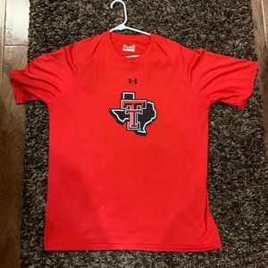 Under Armour Texas Tech SS Shirt. Loose fit